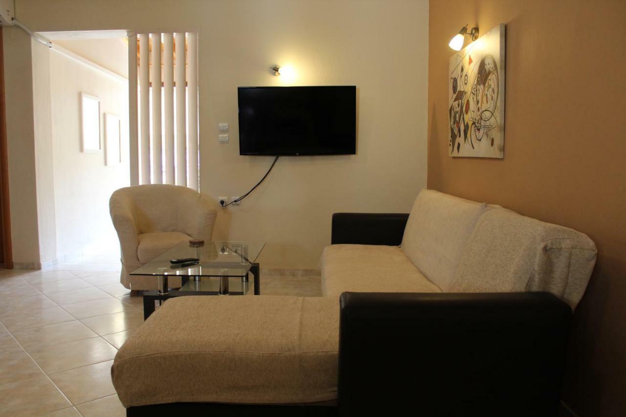 Antelia Homes Skiathos Town Bagian luar foto
