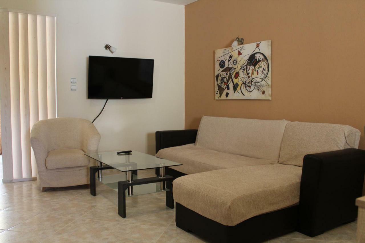 Antelia Homes Skiathos Town Bagian luar foto