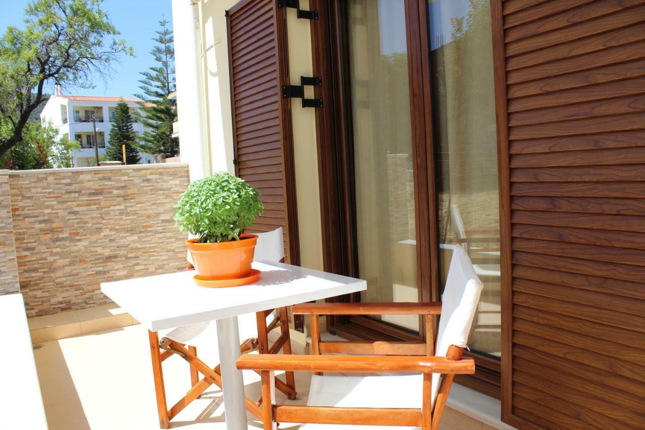 Antelia Homes Skiathos Town Bagian luar foto